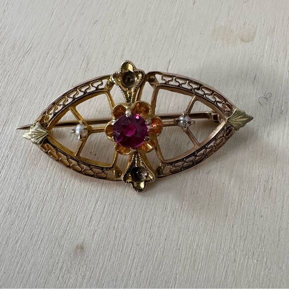 Antique Edwardian Era 10k Dainty Brooch - Picture 1 of 6